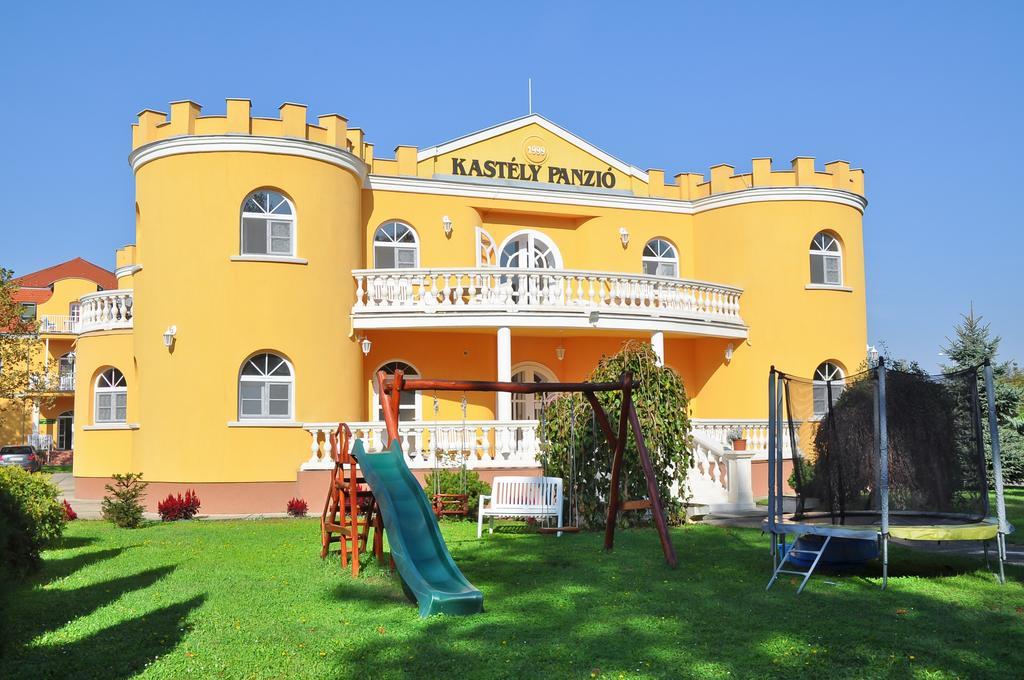 Kastély Panzió Hajdúszoboszló Esterno foto