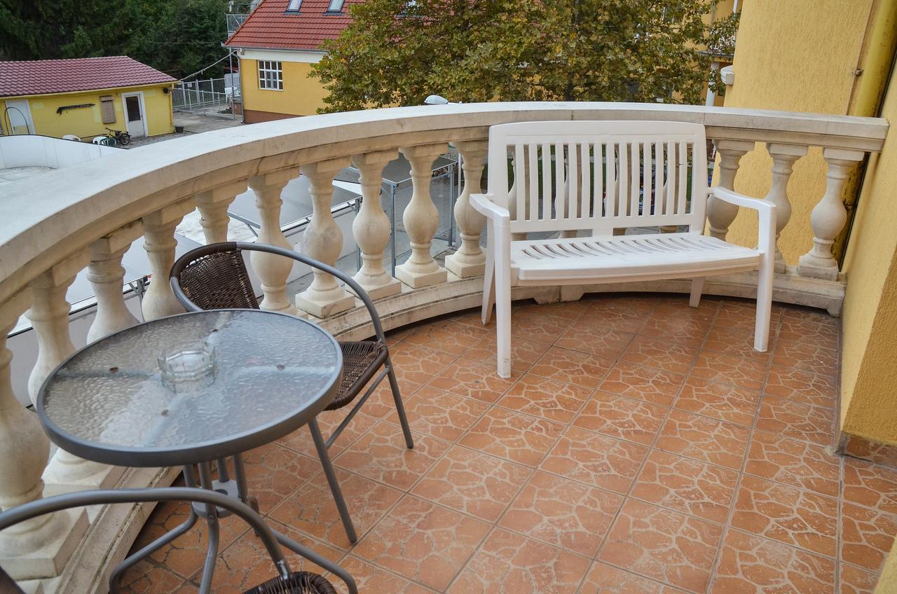 Kastély Panzió Hajdúszoboszló Esterno foto